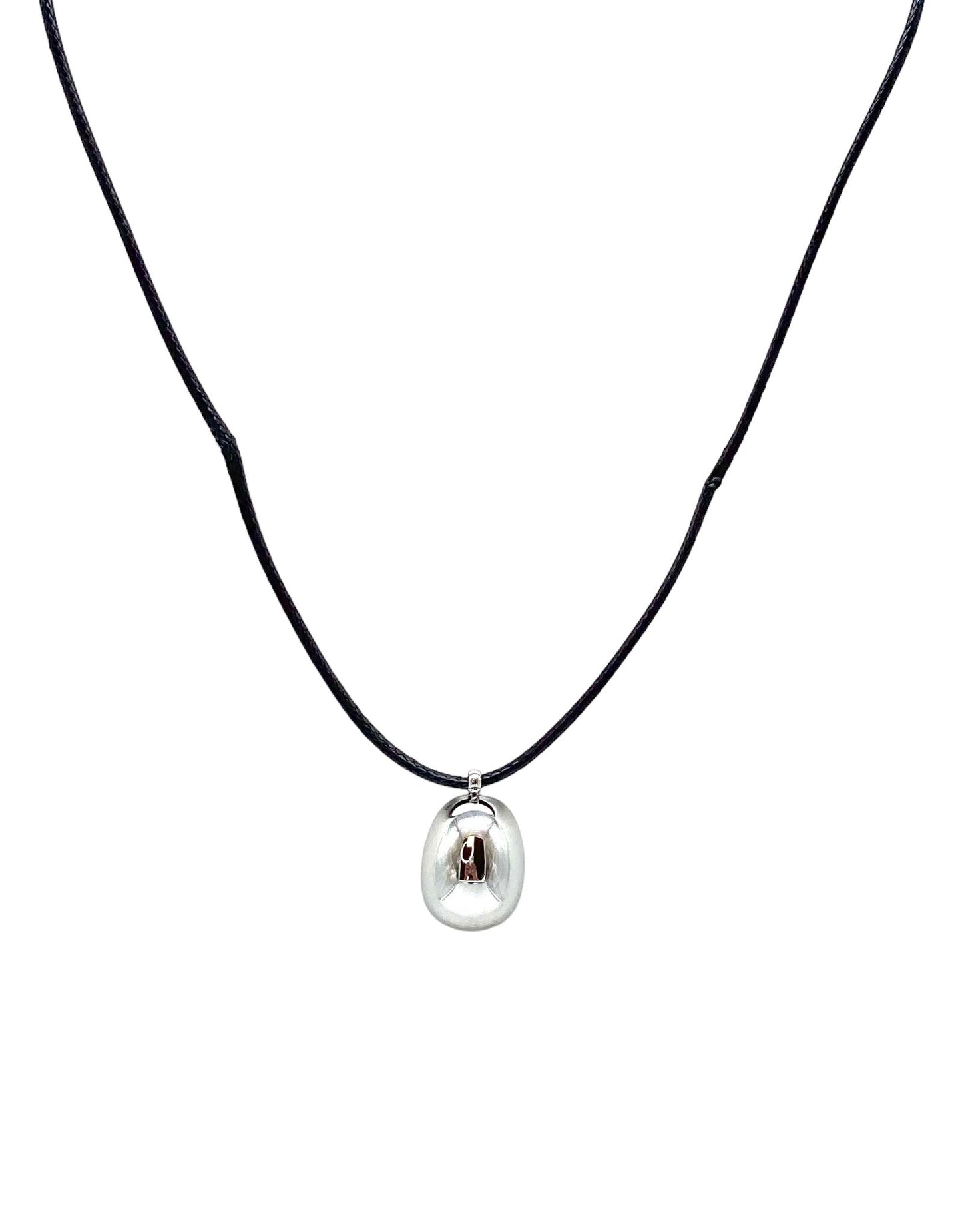 collar mujer de cordón con forma de frijol