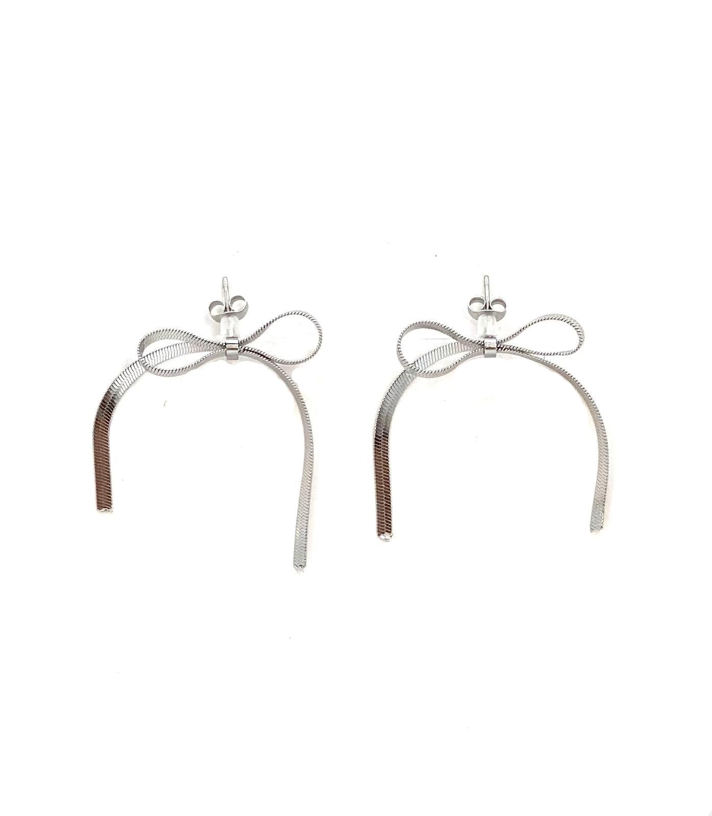 pendientes acero inoxidable para mujer con forma de lazo